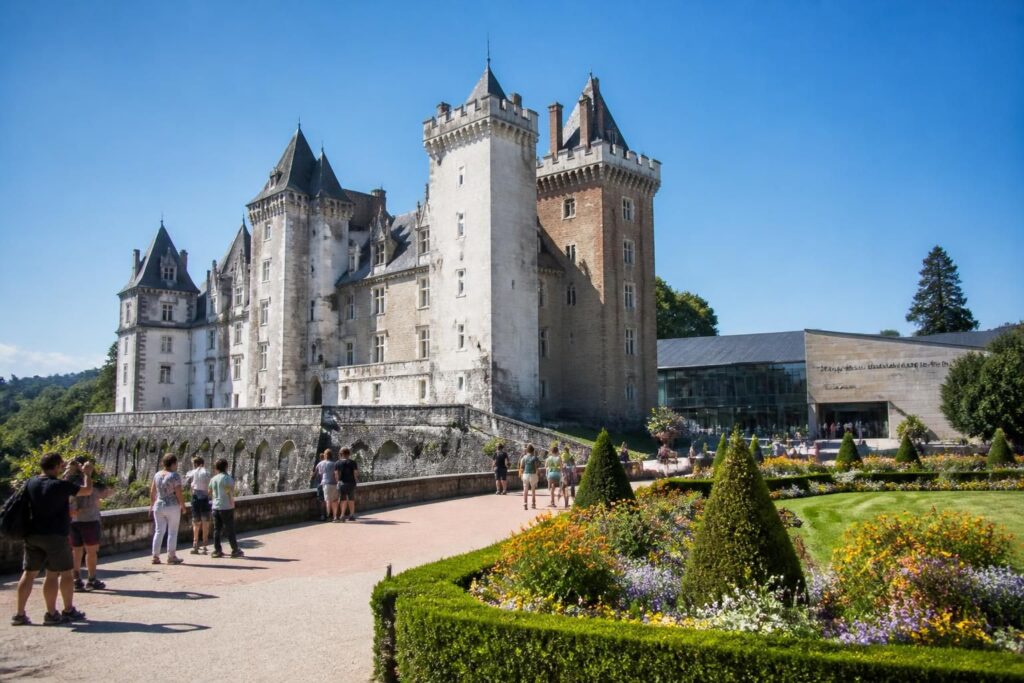 découvrez le musée national et domaine du château de pau : préparez votre visite, réservez vos billets et consultez les avis des visiteurs pour une expérience inoubliable.